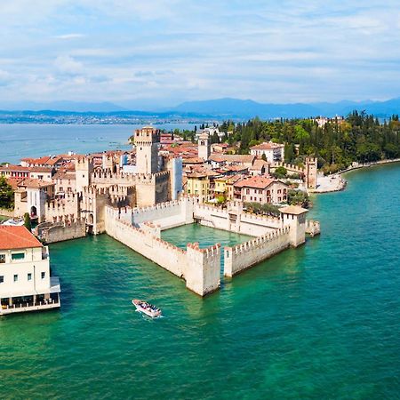 Lella Apartment Front Beach Garda Lake - Happy Rentals Σιρμιόνε Εξωτερικό φωτογραφία